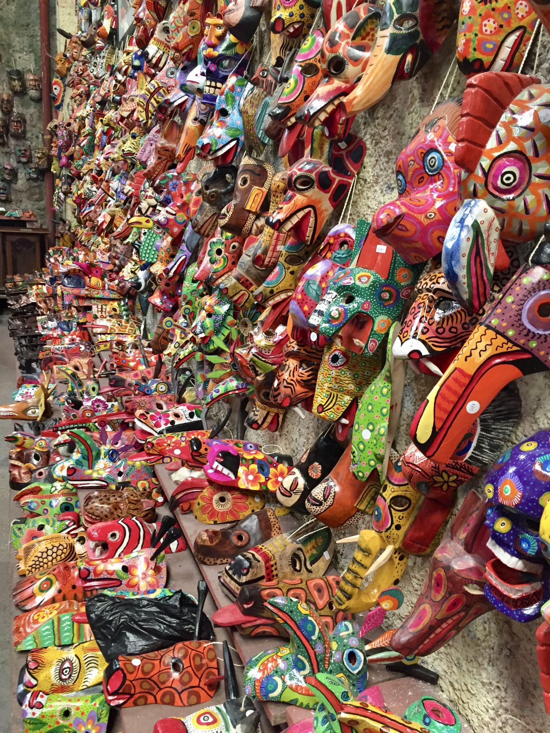 Antigua Guatemala<br />
masks